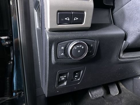 Used 2020 Ford F150 Lariat w/ Equipment Group 502A Luxury AWD/4WD image 18