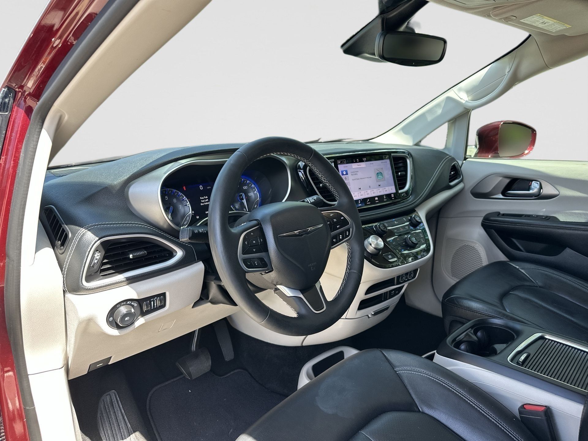 Used 2022 Chrysler Pacifica Touring-L AWD/4WD image 10