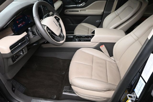 Certified 2023 Lincoln Corsair Reserve AWD/4WD image 10