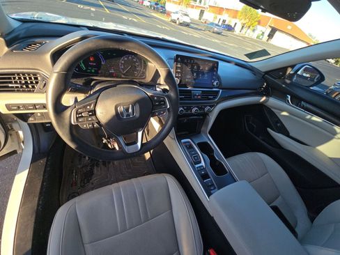 Used 2019 Honda Accord Touring image 7