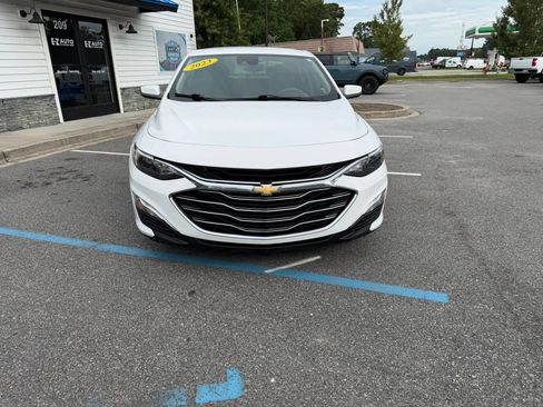 Used 2023 Chevrolet Malibu LS w/ Driver Confidence Package FWD image 3