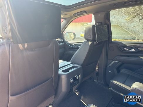 Used 2021 GMC Yukon XL Denali w/ Denali Premium Package image 28