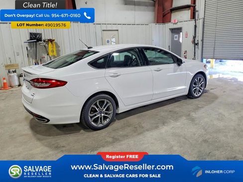 Used 2017 Ford Fusion SE w/ Equipment Group 201A image 4