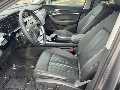 Used 2021 Audi e-tron Premium w/ Convenience Plus Package image 25