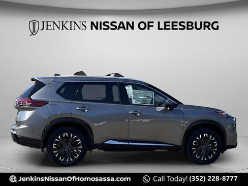 New 2026 Nissan Rogue Platinum AWD/4WD image 3
