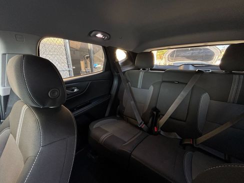 Used 2025 Chevrolet Blazer LT FWD image 39
