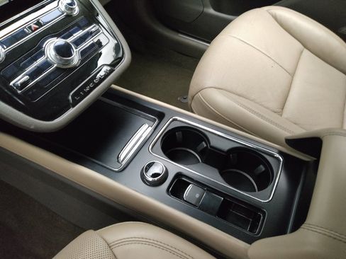 Used 2020 Lincoln Corsair Reserve image 26