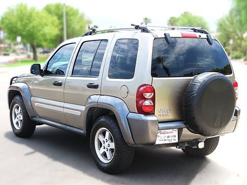 Used 2006 Jeep Liberty Sport AWD/4WD image 4