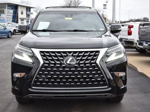 Used 2021 Lexus GX 460 Premium w/ Premium Package image 4