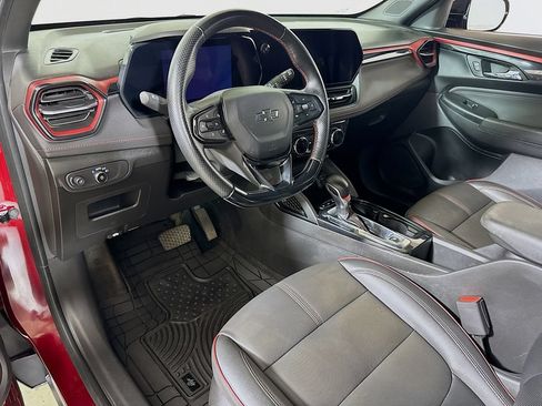 Used 2025 Chevrolet TrailBlazer RS FWD image 7