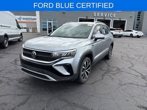Used 2022 Volkswagen Taos SE FWD image 16