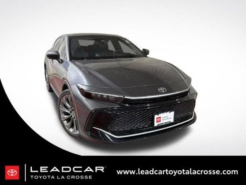 Used 2023 Toyota Crown w/ Advanced Technology Package AWD/4WD image 1