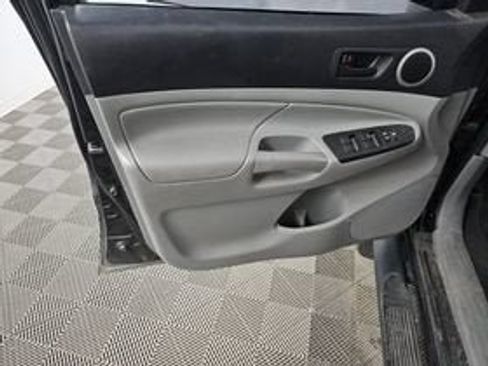 Used 2013 Toyota Tacoma PreRunner w/ SR5 Pkg RWD image 7