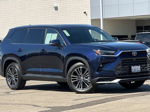 Certified 2025 Toyota Grand Highlander AWD Hybrid image 2