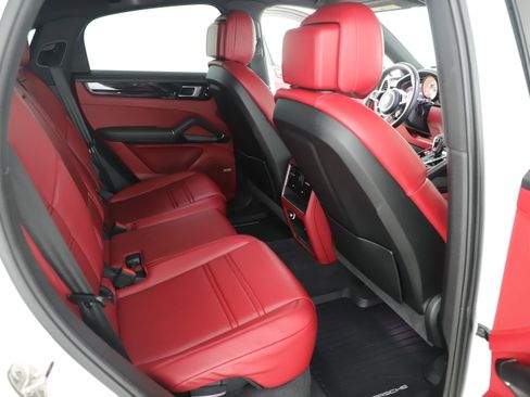 Used 2021 Porsche Cayenne Coupe AWD/4WD image 20