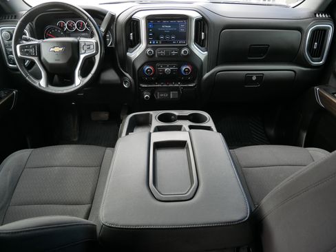 Used 2022 Chevrolet Silverado 1500 LT AWD/4WD image 11