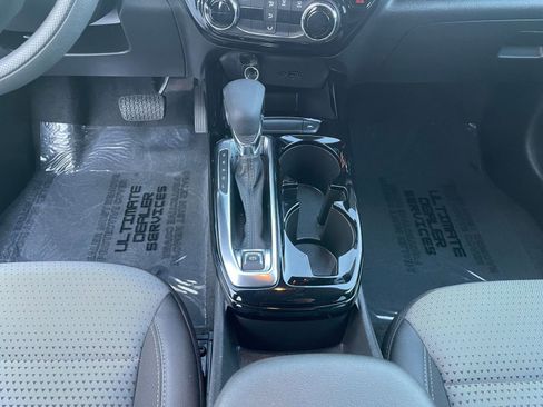 Used 2025 Chevrolet Trax LT image 41