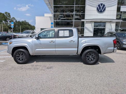Used 2023 Toyota Tacoma SR5 AWD/4WD image 3