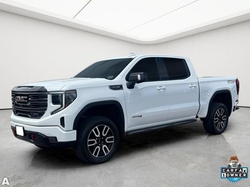Used 2025 GMC Sierra 1500 AT4 w/ AT4 Premium Package AWD/4WD image 2