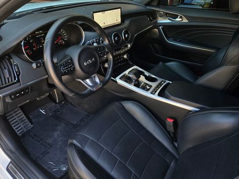 Used 2022 Kia Stinger GT2 RWD image 10