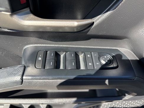 Used 2025 Toyota Tacoma TRD Sport AWD/4WD image 27