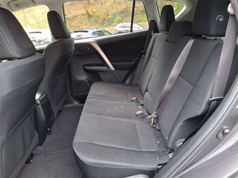 Used 2016 Toyota RAV4 LE image 12