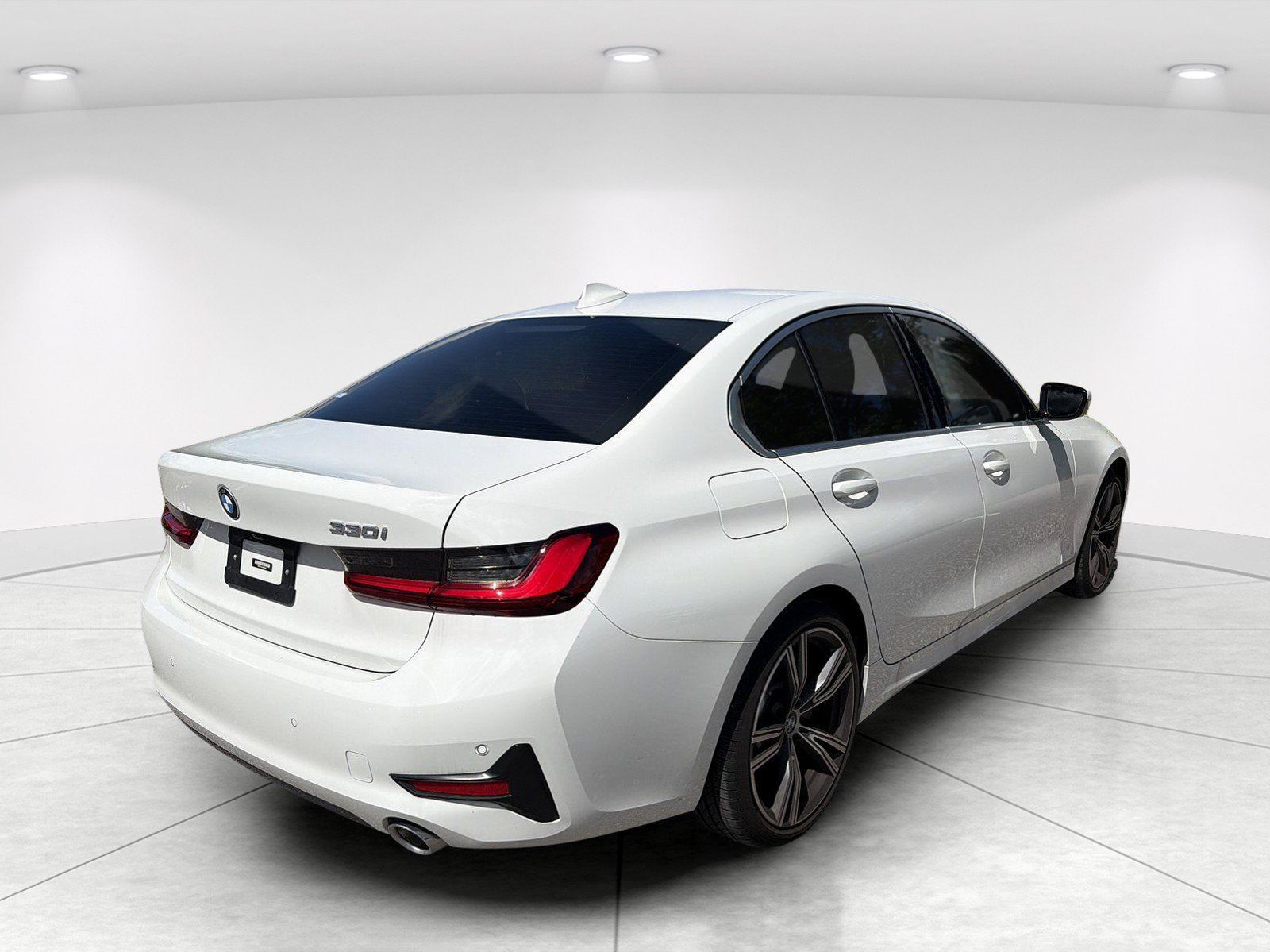Used 2022 BMW 330i Sedan w/ Driving Assistance Package RWD image 4