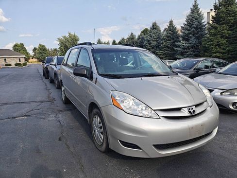 Used 2007 Toyota Sienna CE FWD image 2