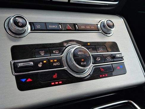 Used 2024 Lincoln Aviator AWD w/ Premium Package image 17