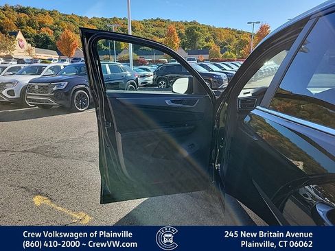 New 2026 Volkswagen Atlas Cross Sport SE image 25