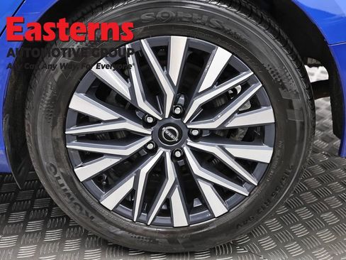 Used 2025 Nissan Altima 2.5 SV FWD image 32