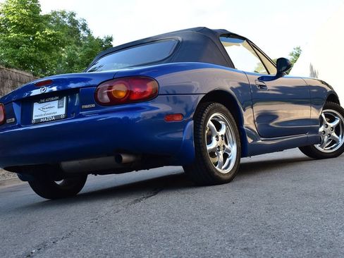 Used 1999 MAZDA MX-5 Miata 10th Anniversary Edition RWD image 50
