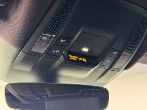 Used 2023 Porsche Taycan image 33