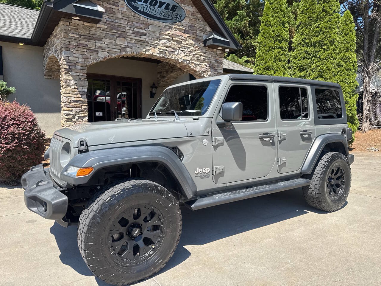Used 2019 Jeep Wrangler Unlimited Sport S AWD/4WD image 1