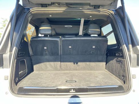 Used 2022 Jeep Grand Wagoneer Series III w/ Rear Seat Video Group 1 image 10