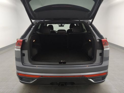 Used 2023 Volkswagen Atlas Cross Sport SE FWD image 29