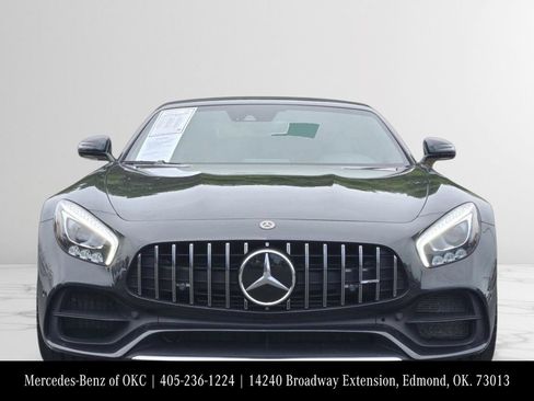 Used 2018 Mercedes-Benz AMG GT Roadster image 2