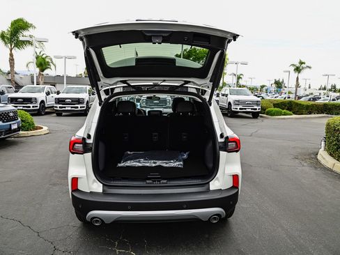 New 2025 Ford Escape SE image 25