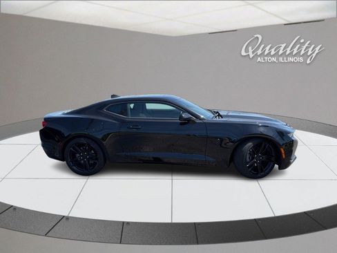 Used 2022 Chevrolet Camaro LT w/ Technology Package RWD image 3