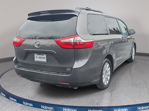 Used 2015 Toyota Sienna XLE Premium image 5