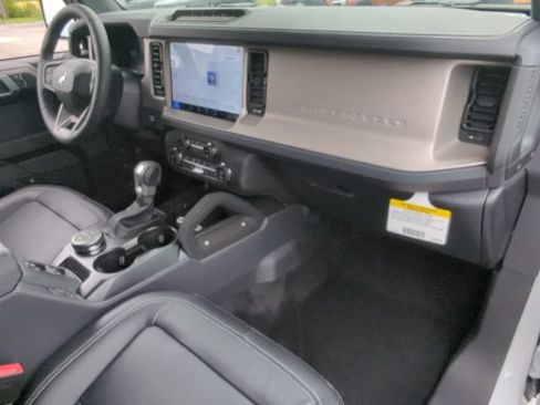 New 2026 Ford Bronco Outer Banks w/ Sasquatch Package AWD/4WD image 24