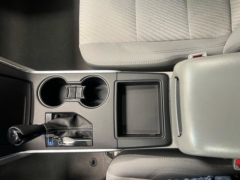 Used 2017 Toyota Camry LE image 22