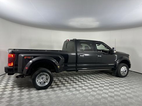 Used 2021 Ford F450 Platinum w/ FX4 Off-Road Package image 5