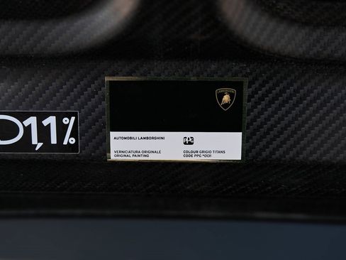 Used 2023 Lamborghini Huracan Tecnica image 11