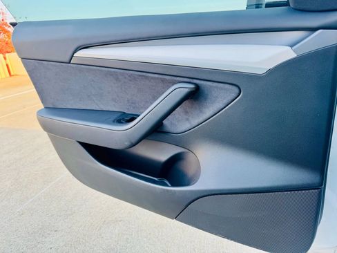 Used 2023 Tesla Model 3 Performance image 37