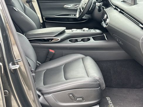 Used 2025 Genesis GV70 2.5T image 13