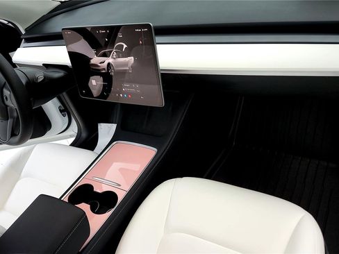 Used 2024 Tesla Model Y Long Range image 15