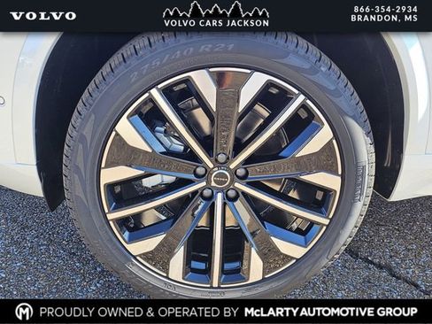 New 2026 Volvo XC90 B6 Plus w/ Protection Package Premier image 25