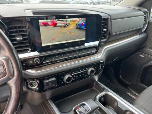 Used 2022 Chevrolet Silverado 1500 LT Trail Boss w/ Convenience Package II AWD/4WD image 23