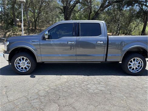 Used 2019 Ford F150 Lariat w/ Equipment Group 502A Luxury AWD/4WD image 4